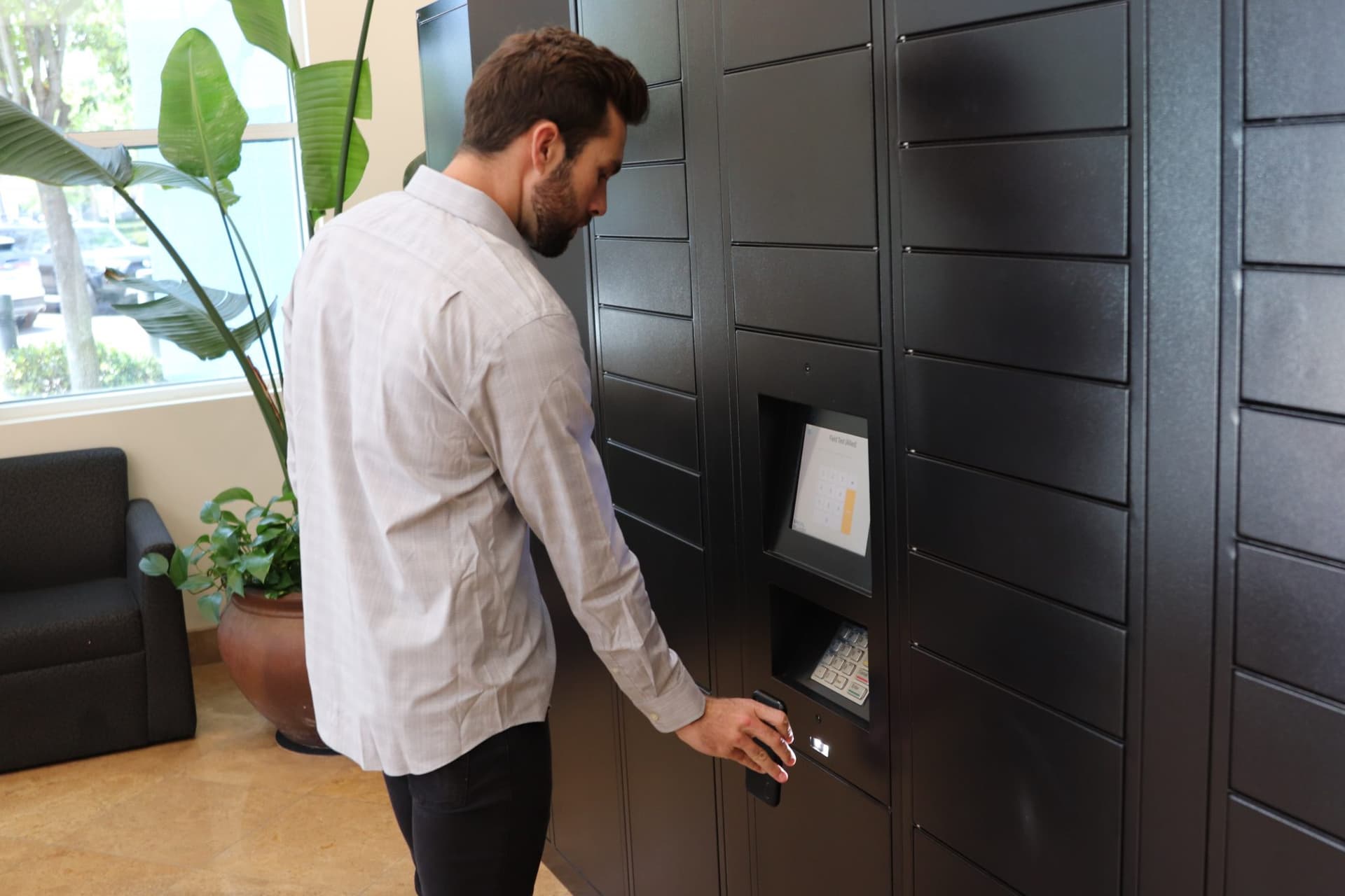 Smart locker features display